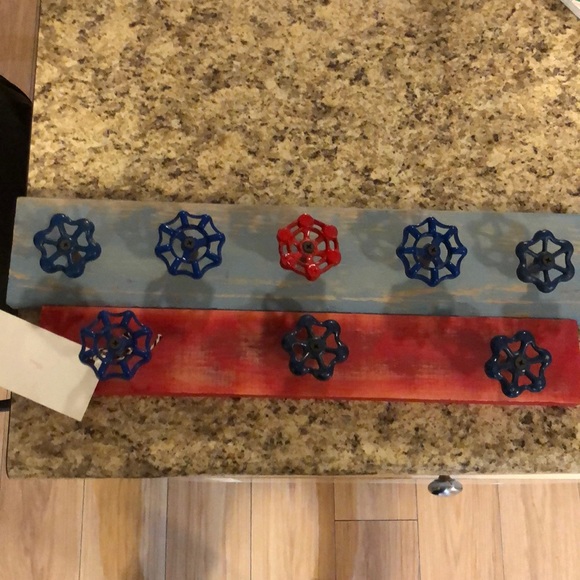 Kids wall hooks
